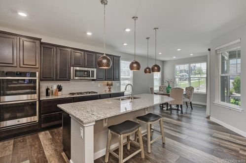 27938 Clifton Pl, Denver CO  80016 exterior