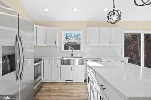 6431 Brokenburg Rd, Spotsylvania, VA 22551-5212
