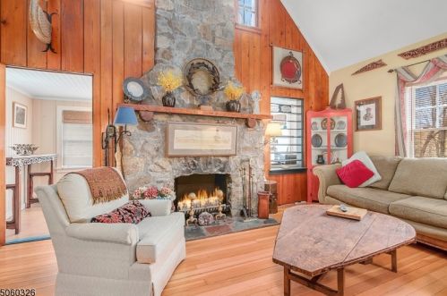 18 Ridge Trl, Kinnelon, NJ 07405-3120