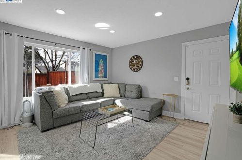 1393 Spring Valley Cmn, Livermore, CA 94551-6764