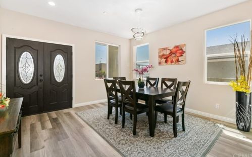 10941 Oak St, Stanton, CA 90680-3033