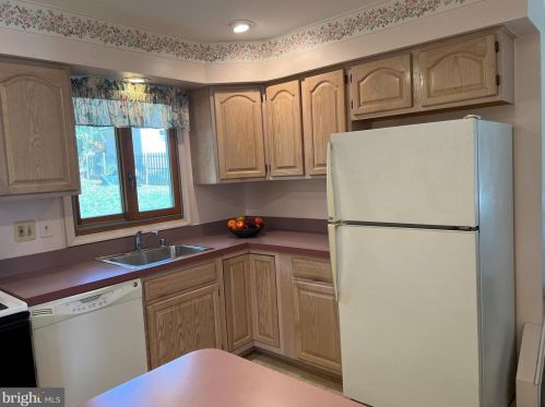 616 Piping Rock Dr, Silver Spring MD 20905-5863 exterior