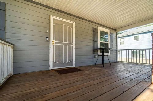 214 Hill Top Rd, Atlanta GA  30315-0076 exterior