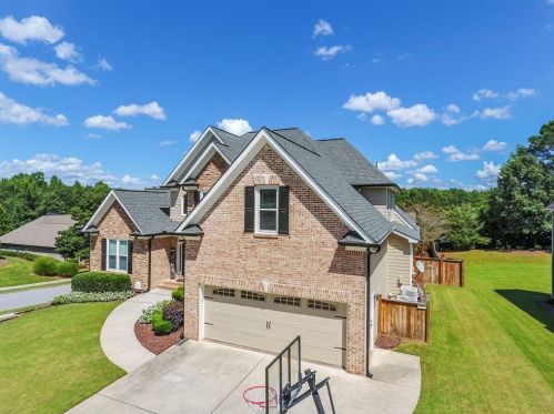 2433 Commissioner Cv, Buford, GA 30519-8009