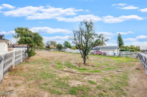 3096 Reservoir Dr, Simi Valley CA  93065-1001 exterior