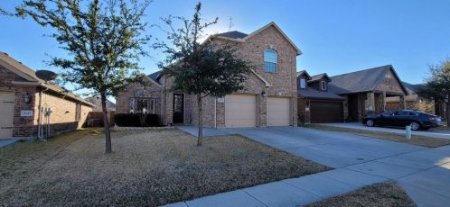 5621 Spirit Lake Dr, Fort Worth, TX 76179-7619