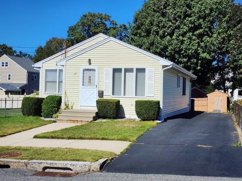 29 Mink Rd, Providence, RI 02908-1212