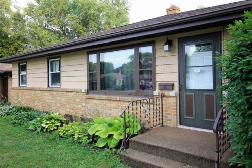 3335 Seward Ave, Rockford, IL 61108-7548