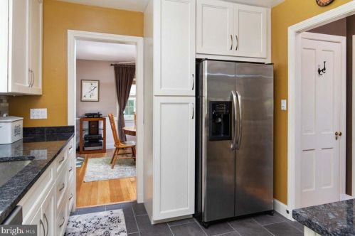 1517 Forest Glen Rd, Silver Spring MD 20910-1122 exterior