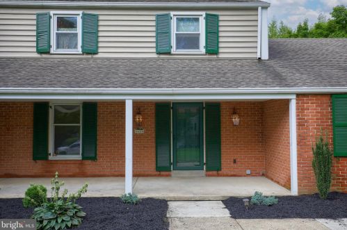 1455 Country Club Dr, Lancaster PA  17601-5211 exterior