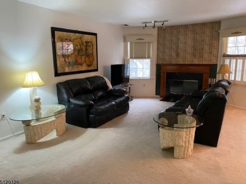 76 Quartz Ln, Paterson, NJ 07501-3345