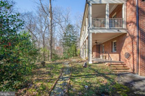 1708 Beverly Ln, Fredericksburg, VA 22401-5204