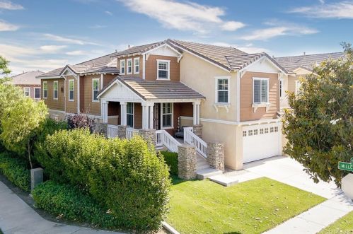 7893 Spring Hill St, Chino, CA 91708-7657