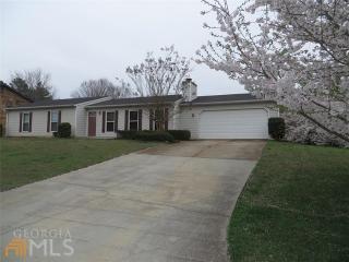 3198 Hidden Bluff Trl, Lithonia, GA 30039-8573