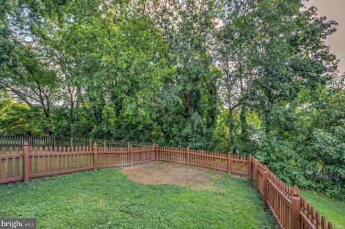 157 Heatherwood Dr, Ephrata PA  17522-2677 exterior