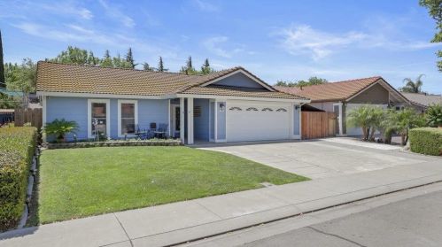 440 Magnolia Ln, Tracy, CA 95376-9009