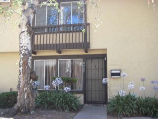 2467 Oliver Dr, Hayward, CA 94545-4124