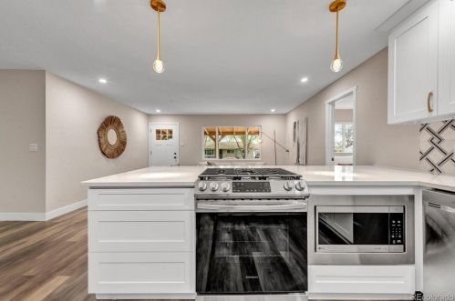 1601 Knox Ct, Denver CO  80219-4526 exterior
