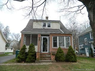 489 Maple Ave, Cheshire CT  06410-2142 exterior
