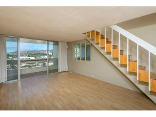 555 University Ave, Honolulu HI 96826-5003 exterior