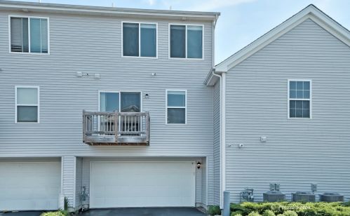 1108 Alta Vista Dr, Pingree Grove IL  60140-2058 exterior