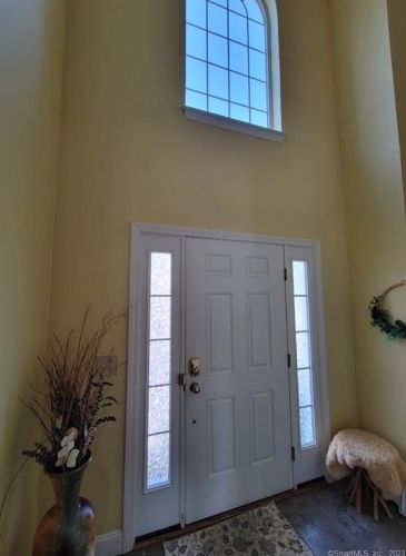 15 Freedom Way, Niantic CT  06357-1044 exterior