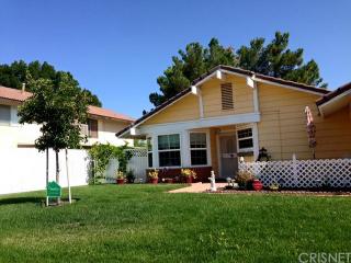 3817 Gem Ct, Lancaster, CA 93536-4926