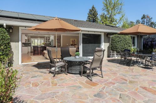 1079 Los Altos Ave, Los Altos CA 94022-1018 exterior