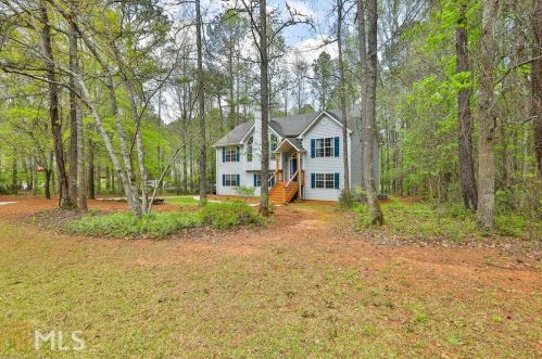 25 Four Oaks Dr, Newnan, GA 30263-5361