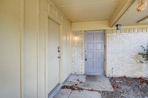 2020 Cedarwood Dr, Carrollton TX 75007-5405 exterior