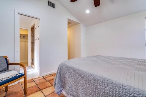 2425 Euclid Ave, Austin TX  78704-5419 exterior