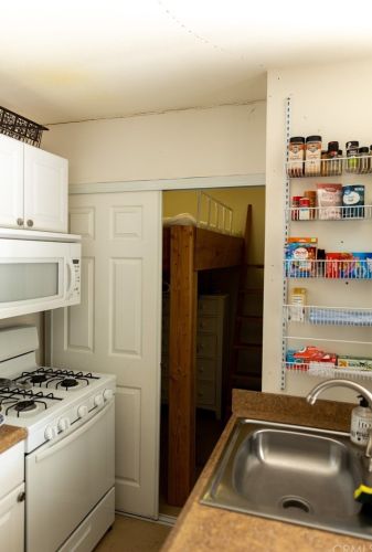 9127 Middlefield Dr, Riverside CA  92508-6261 exterior