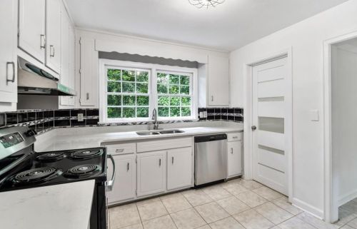 1678 Bridgeport Dr, Atlanta GA  30318-3332 exterior