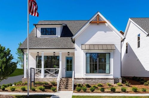 3790 White St, Suwanee, GA 30024-1806