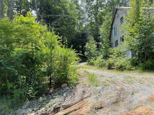 149 Branch Rd, Weare, NH 03281-4403