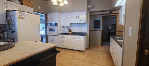 79 Hier St, Evan, MN 56266-1406
