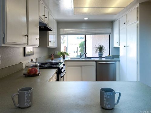 17251 Chestnut, Irvine CA  92612-2316 exterior