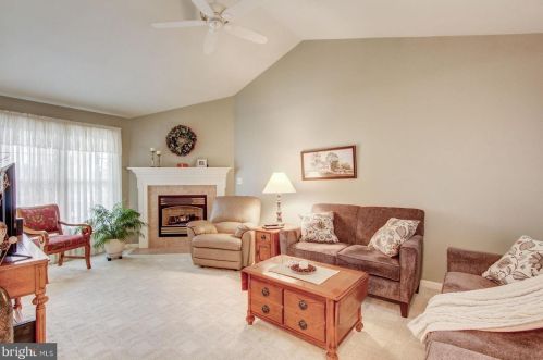 3107 Wheatlyn Rd, York, PA 17402-8518