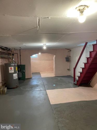 2524 61 St, Philadelphia PA 19142-3402 exterior