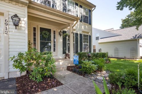 6912 Susquehanna Rd, Gainesville, VA 20155-1655