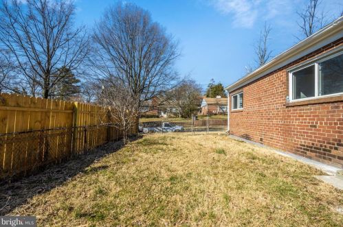 8107 Lockney Ave, Silver Spring MD 20912-7304 exterior