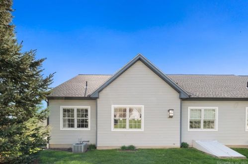14 Wild Life Trl, Wapping CT  06074-2079 exterior