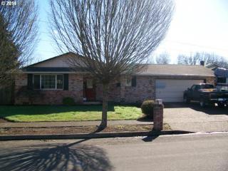 993 55th Pl, Springfield, OR 97478-6871