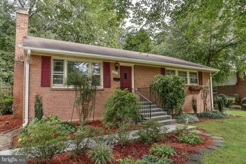 5327 Queensberry Ave, Springfield VA  22151-1935 exterior