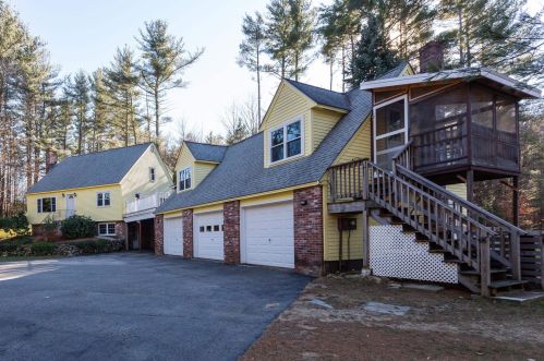 71 Raymond Rd, Deerfield, NH 03037-1522