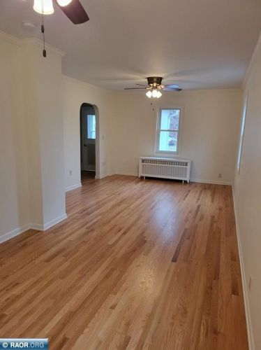 26 2nd St, Chisholm, MN 55719-1610