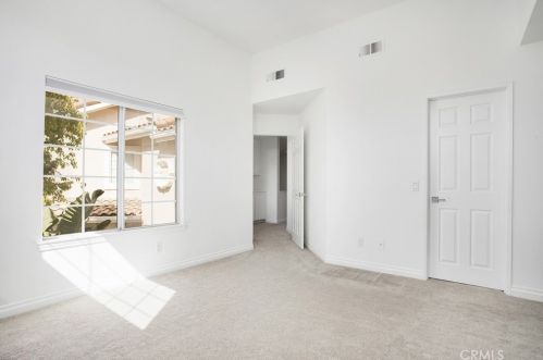 1052 Dewcrest Dr, Anaheim CA  92808-2403 exterior