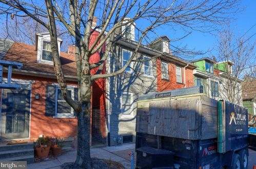 235 Walnut St, Lancaster PA  17602-2342 exterior