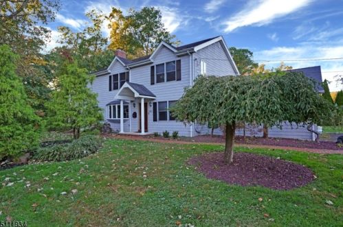 285 Old Tote Rd, Mountainside, NJ 07092-1835