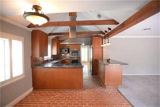 318 Wycliffe Dr, Houston TX  77079-7131 exterior
